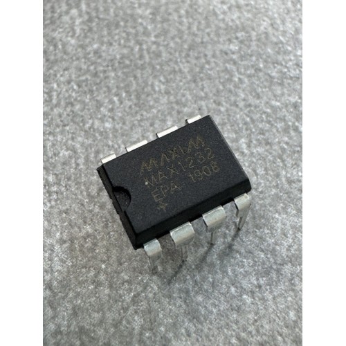Мікросхема MAX1232EPA