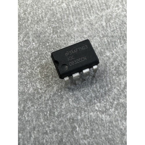 Мікросхема ADC0832CCN