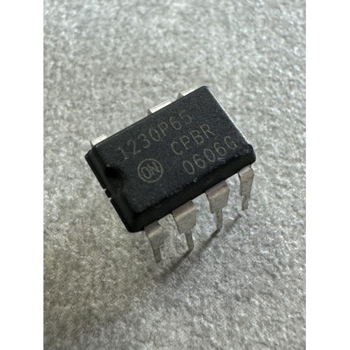 Мікросхема NCP1230P65