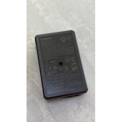 Зарядний пристрій CASIO BC-31L/4.2V 0.6A/