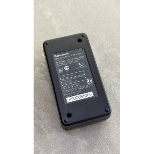 Зарядний пристрій PANASONIC DE-992B/4.2V 0.415A/
