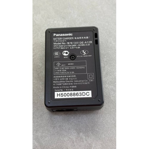 Зарядний пристрій PANASONIC DE-A12B/4.2V 0.8A/