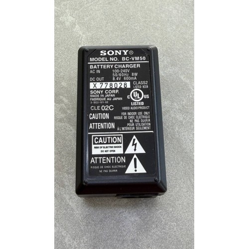 Зарядний пристрій SONY BC-VM50/8.4V 0.6A/